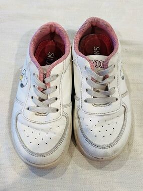 Kids White and Pink Sneakers with Snoopy Character Accent size 9